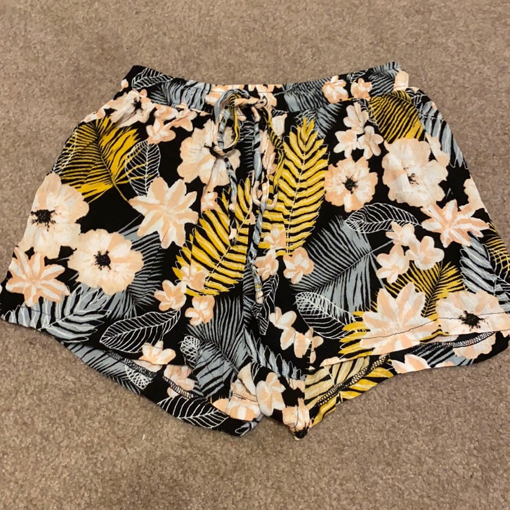 Flower shorts
